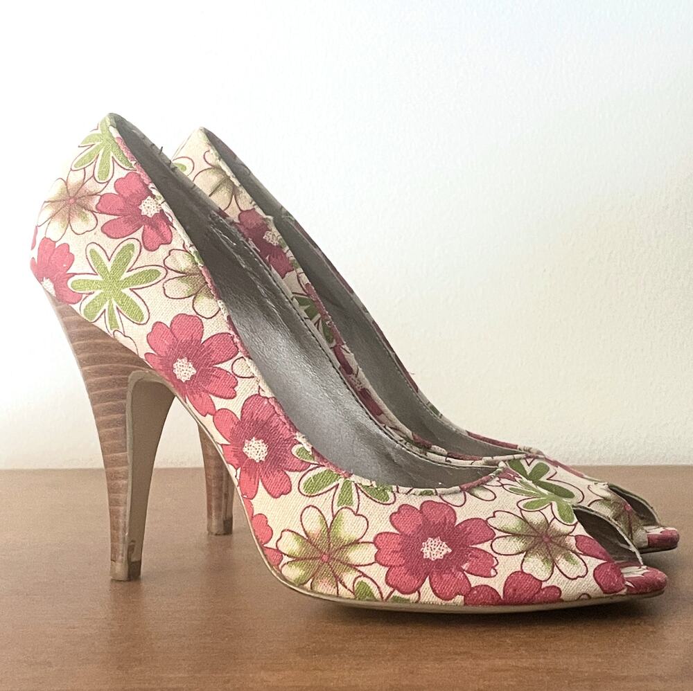 Bakers Floral Heels Womens Size 7 Multicolor Peep Toe Pink Green Shoes